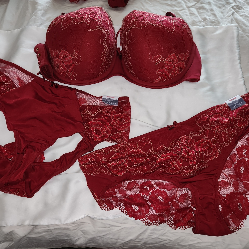 Cacique Red Lace Underwire Bra